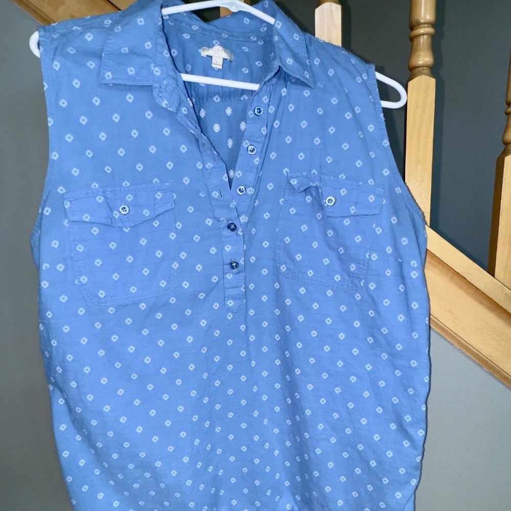 Sleeveless Blue Printed Button-Front Women's Top